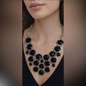 ⚫️ Black, Tiered Statement Bib Necklace 🖤